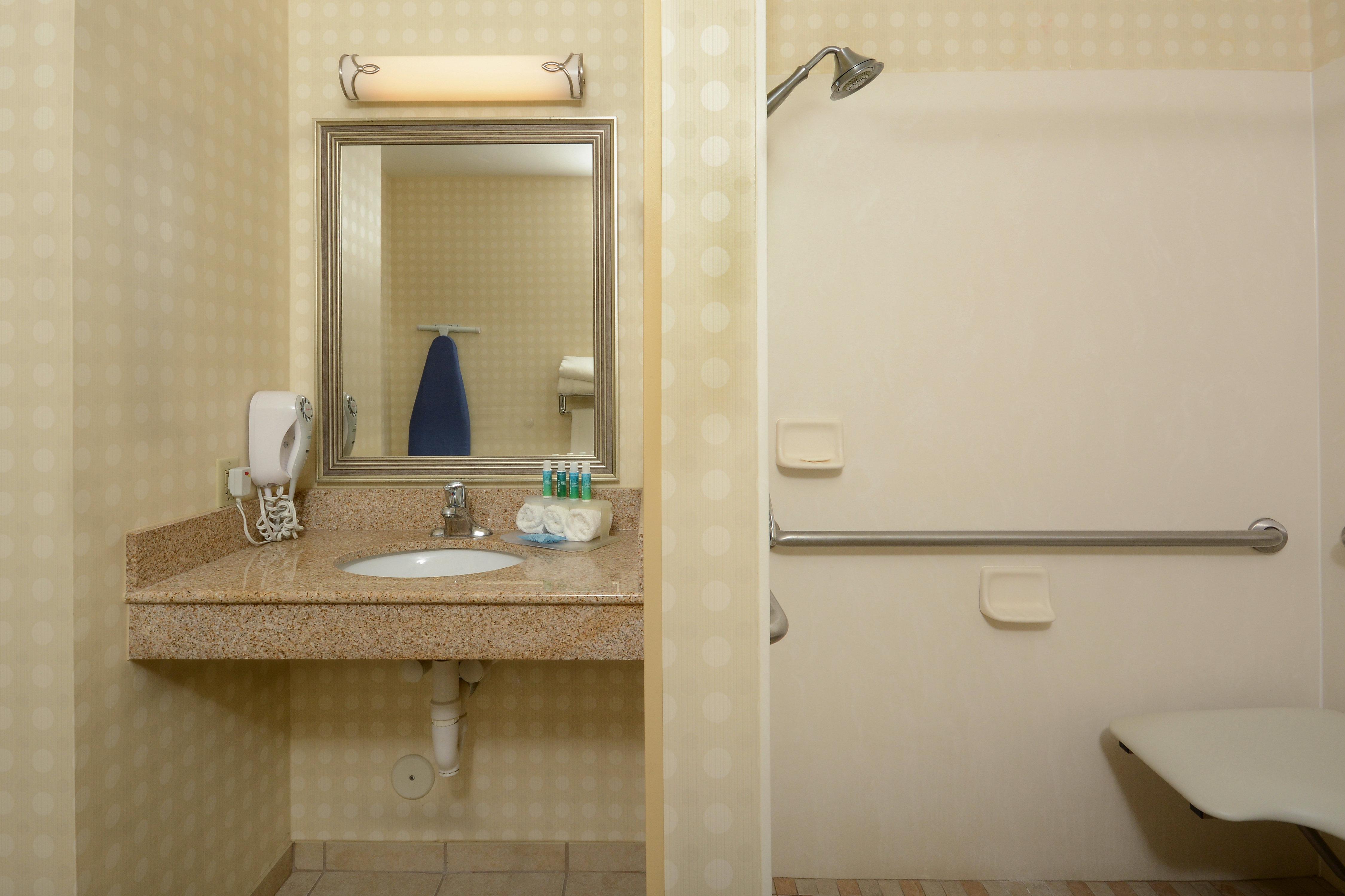 Holiday Inn Express Richmond I-64 Short Pump Area By Ihg Innsbrook Exterior photo