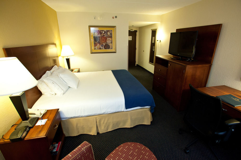 Holiday Inn Express Richmond I-64 Short Pump Area By Ihg Innsbrook Exterior photo
